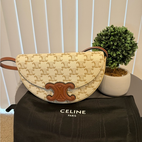 BESACE CUIR TRIOMPHE IN TRIOMPHE CANVAS AND CALFSKIN WHITE - Picture 1 of 1